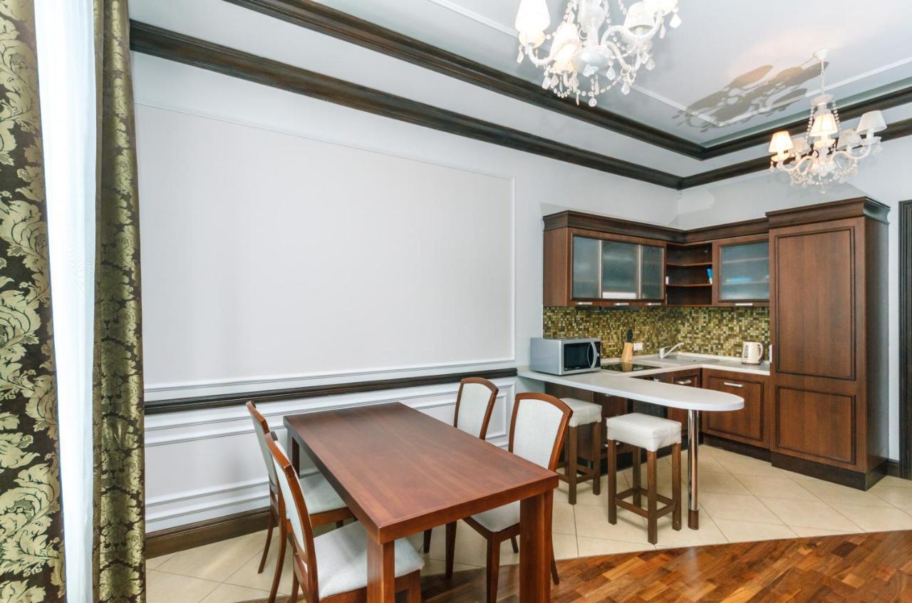 Vip Apartment. Kreshatik, Maidan Nezavisimosti. เคียฟ ภายนอก รูปภาพ