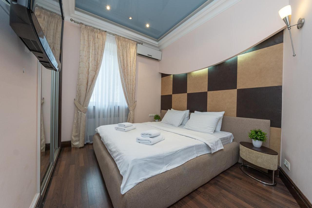Vip Apartment. Kreshatik, Maidan Nezavisimosti. เคียฟ ภายนอก รูปภาพ